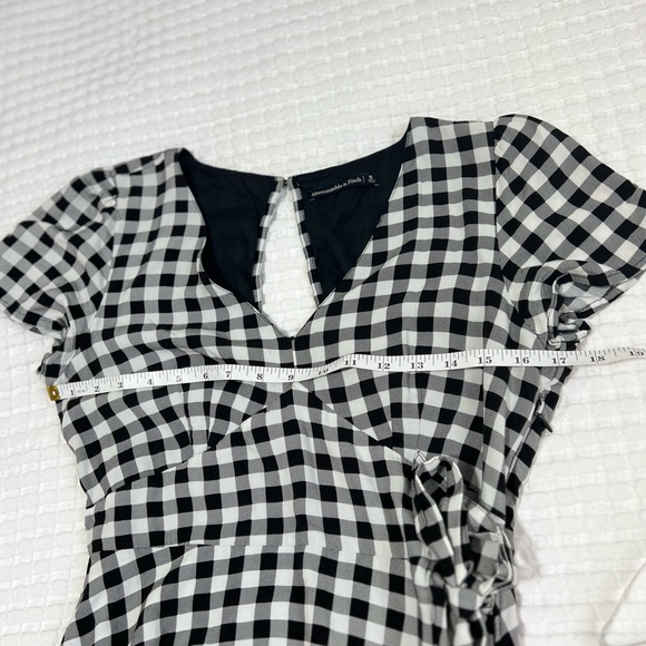 Abercrombie & Fitch Woman’s Plaid Gingham Dress - Picture 11 of 14
